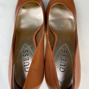 GUESS Women's Tan Leather Ballet Flats